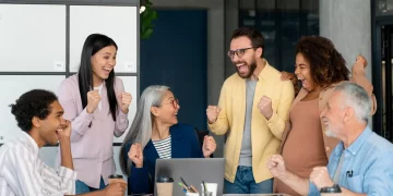 Is Basecamp’s Flat Structure a Blessing or a Curse for Project Managers?