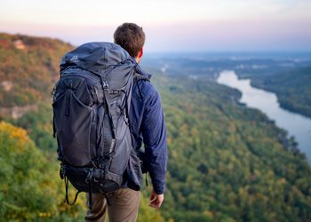 How Do You Choose the Right Backpack for Long Hikes?