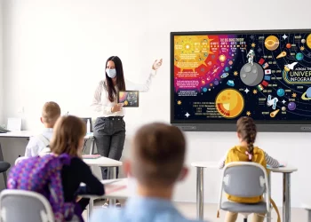 Do We Need a New Horizon for Education in the Digital Era?