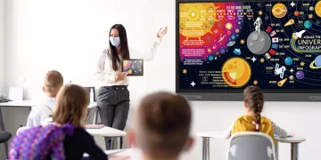 Do We Need a New Horizon for Education in the Digital Era?